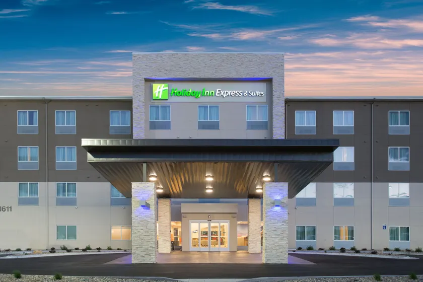 Holiday Inn Express & Suites - Rapid City - Rushmore South by IHG - Image 1