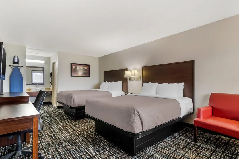 Quality Inn & Suites Near Six Flags and Medical Center - Image 1
