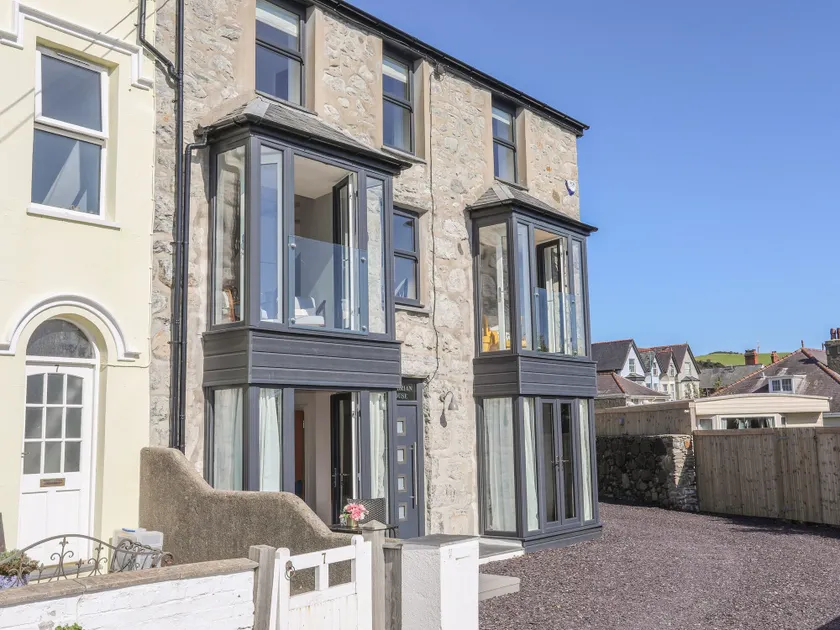 Cambrian House - Image 1