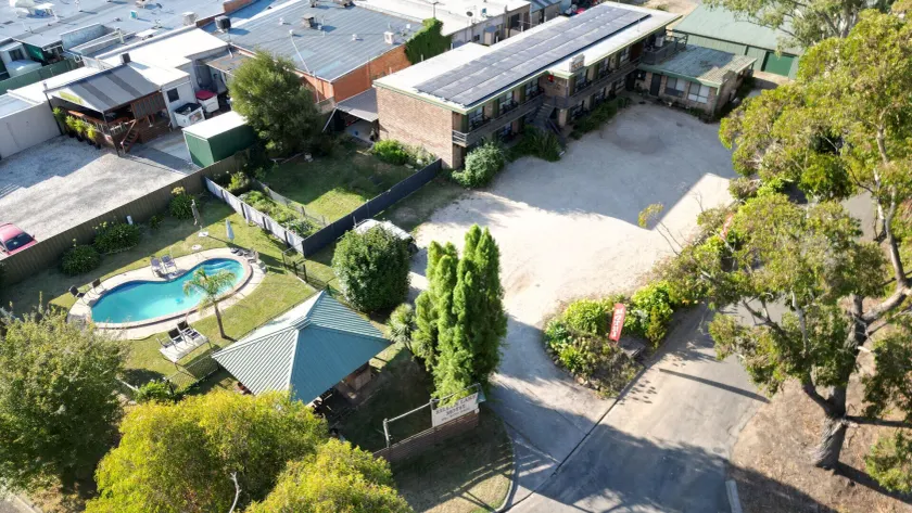 Eildon Lake Motel - Image 1