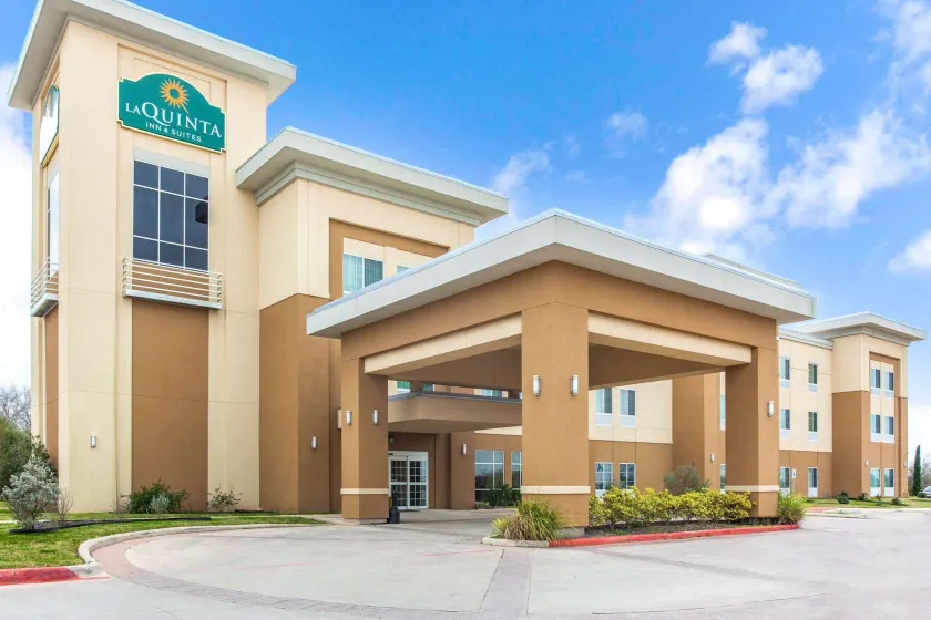 La Quinta by Wyndham Gonzales TX - Image 1