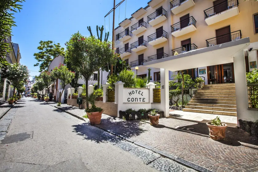 Hotel Conte - Image 1
