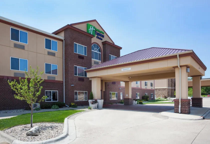 Holiday Inn Express & Suites Aberdeen by IHG - Image 1