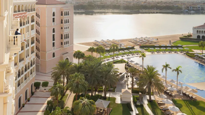 The Ritz-Carlton Abu Dhabi, Grand Canal - Image 1