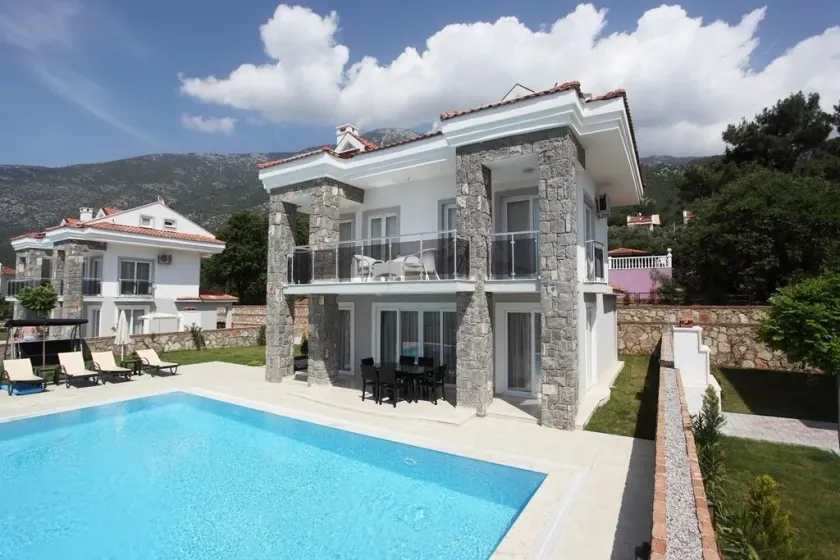 Golden Heights Villa 15 - Image 1