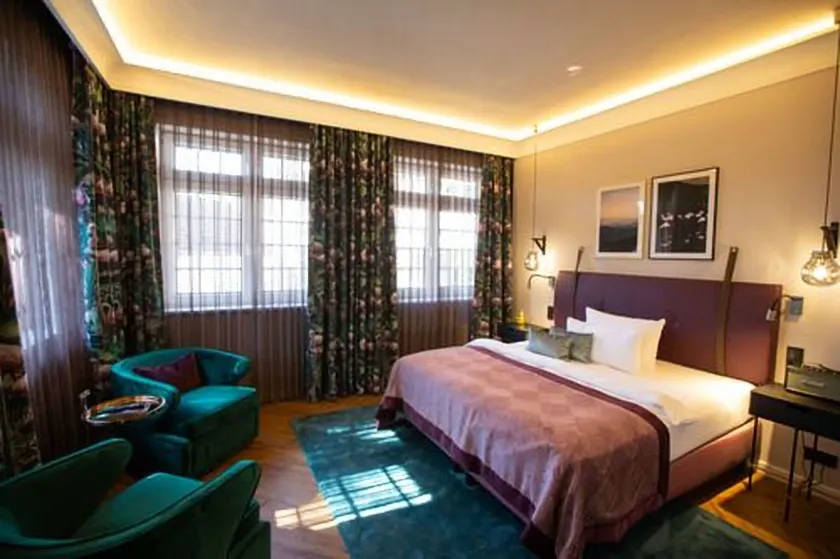 Boutique Hotel Poppenbütteler Hof - Image 1