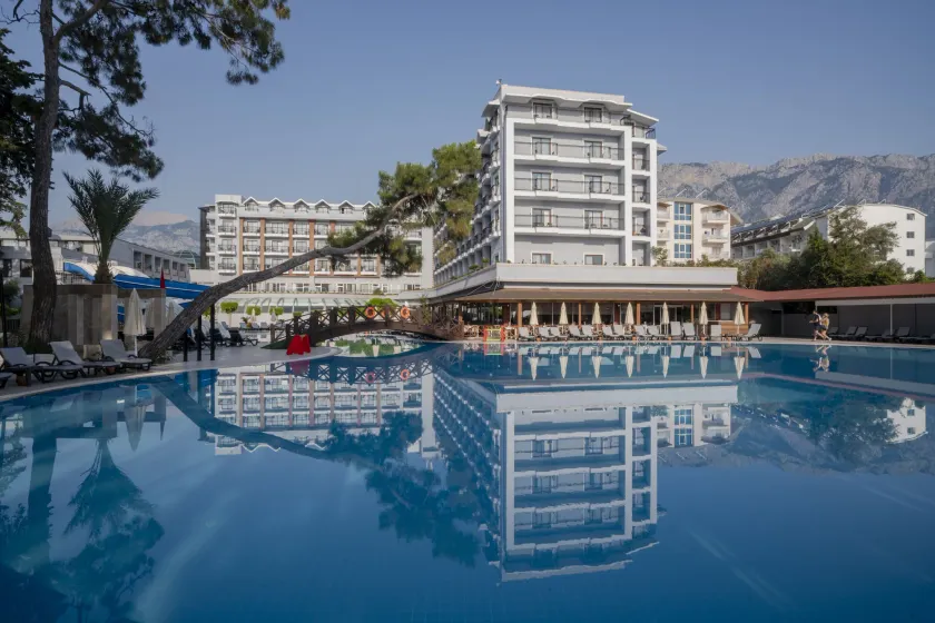 FORE RESORT & SPA - Image 1