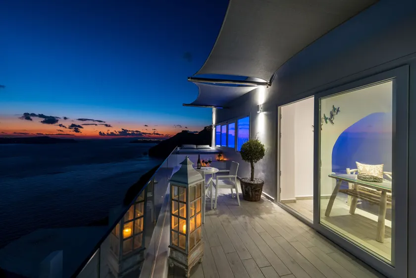 Fira Deep Blue Suites - Image 1