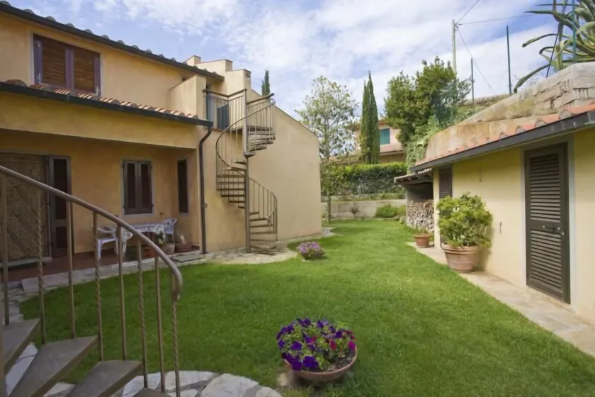 Appartement de vacances avec terrasse, jardin et barbecue - Image 1