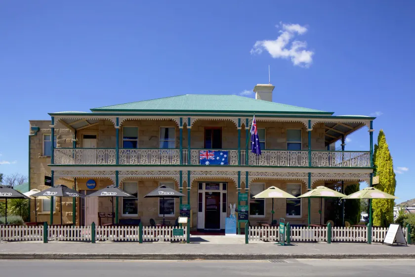 The Richmond Arms Hotel - Image 1