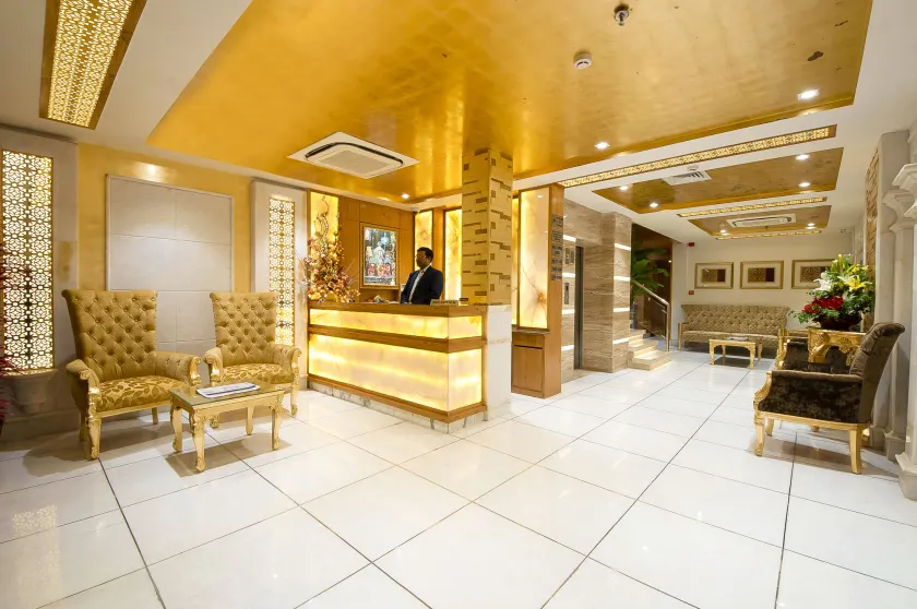Hotel Swaran Palace - Image 1