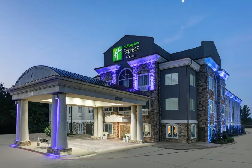 Holiday Inn Express Hotel & Suites Marshall by IHG - Image 1