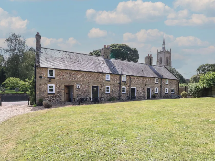 Pear Tree Cottage - Image 1