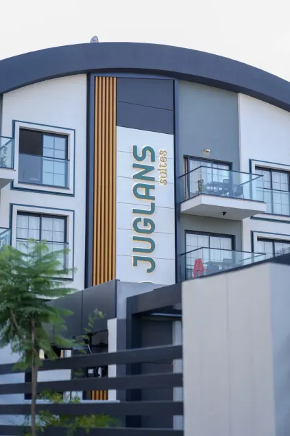 Juglans Suites - Image 1