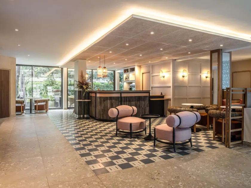 Hôtel Mercure Paris Boulogne Pont de Saint Cloud - Image 1