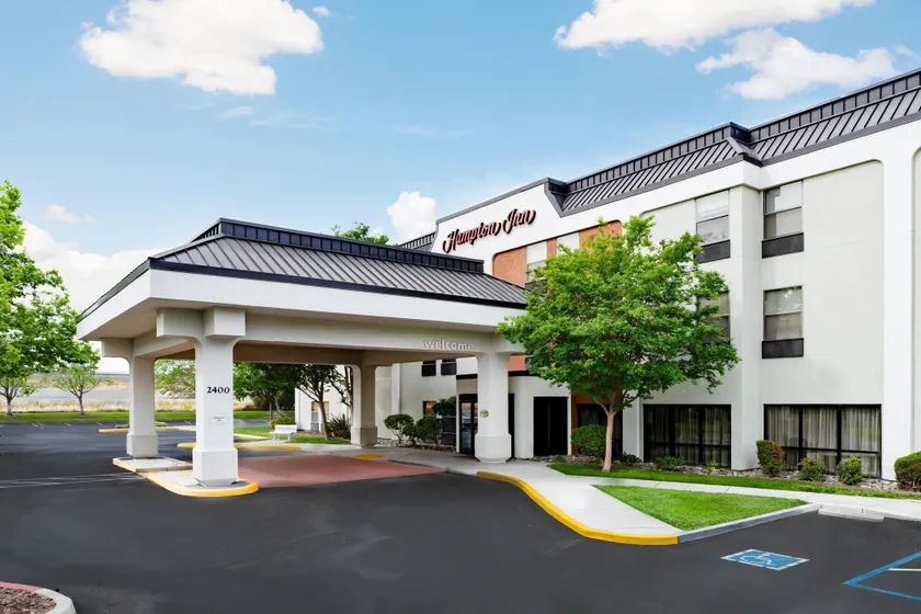 Hampton Inn Tracy - Image 1