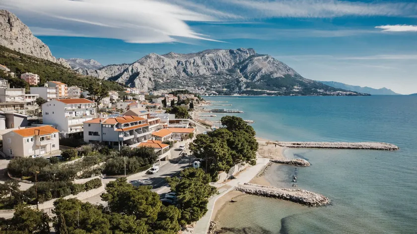 Rogač Rooms & Restaurant - Image 1