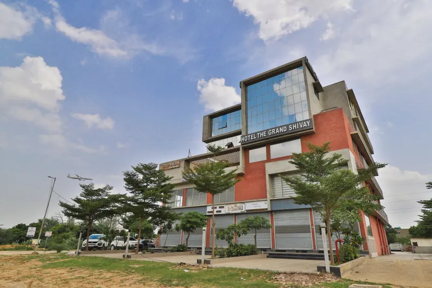 Hotel The Grand Shivay - Image 1