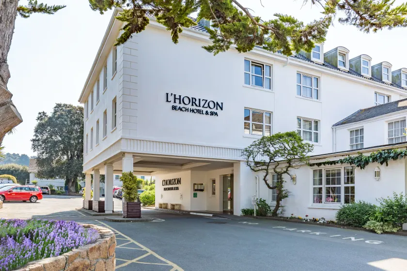 L’Horizon Beach Hotel & Spa - Image 1