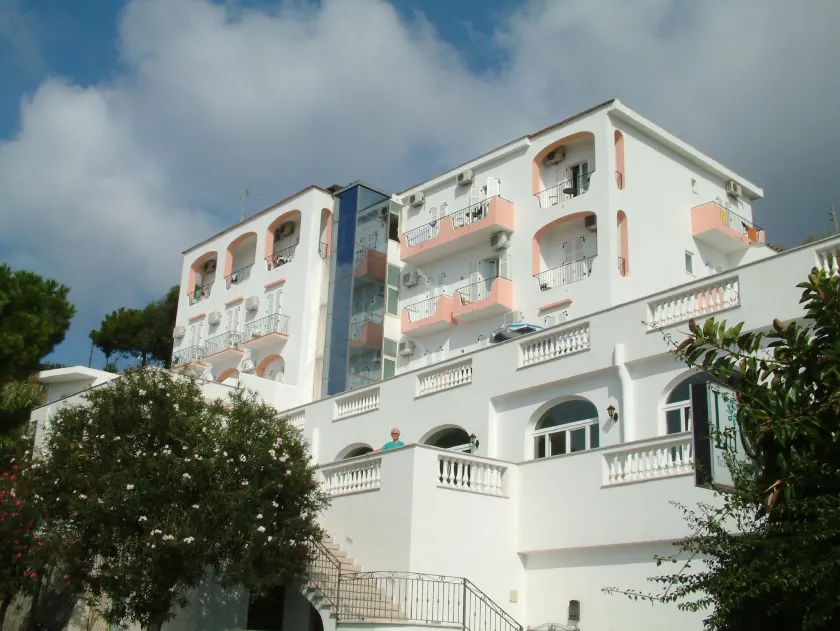 Hotel La Ginestra - Image 1