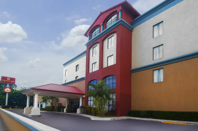 Fiesta Inn Poza Rica - Image 1