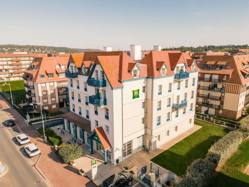 ibis Styles Deauville Villers Plage - Image 1