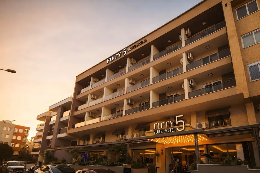 FIFTY5 Suite Hotel - Image 1