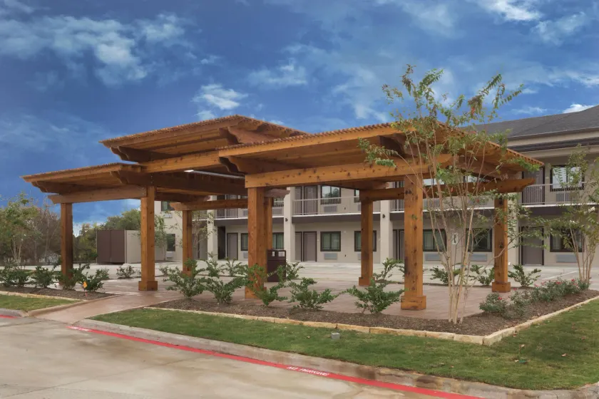 Baymont by Wyndham Bryan College Station - Image 1