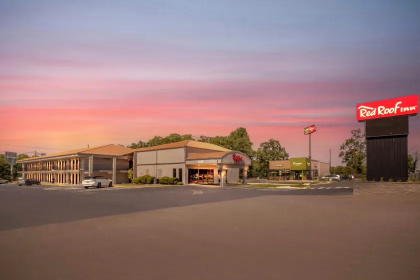 Red Roof Inn Manchester, TN - Image 1