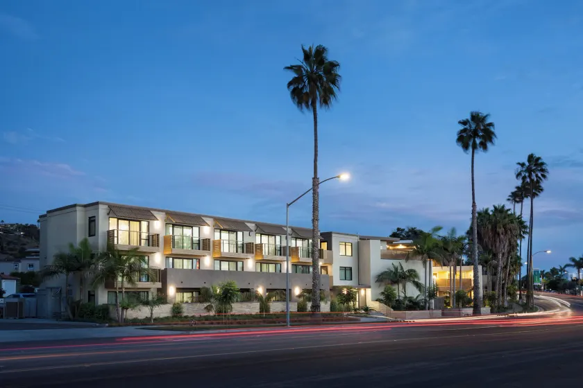 Holiday Inn Express and Suites La Jolla - Windansea Beach, and IHG Hotel - Image 1