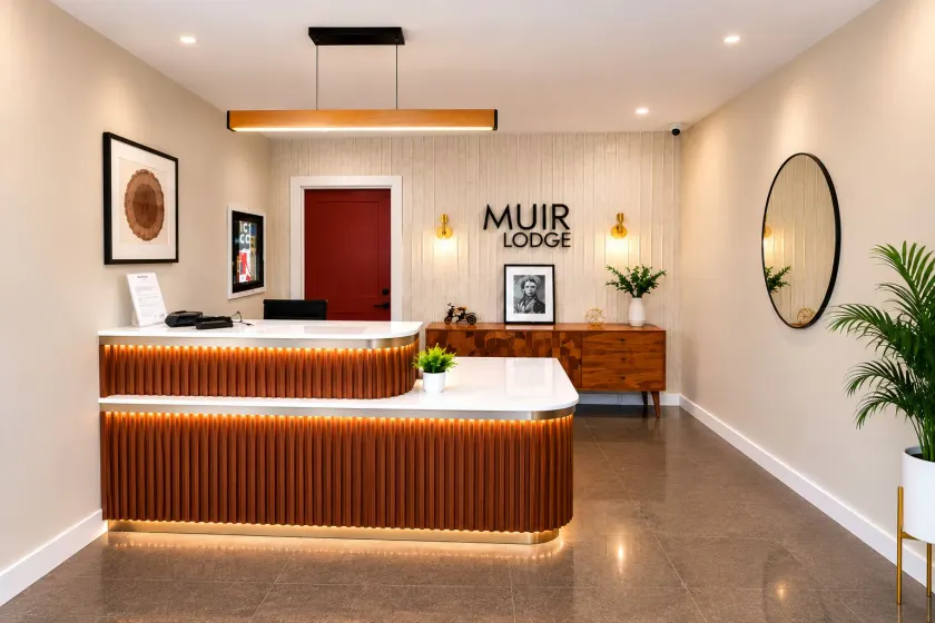 Muir Lodge Motel - Image 1