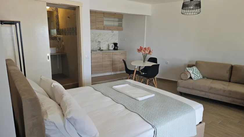 Akteon Rooms - Image 1