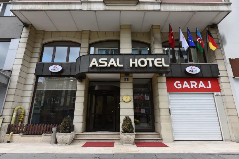 Asal Hotel - Image 1