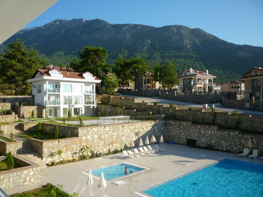 Orka Gardens Apartments - Image 1