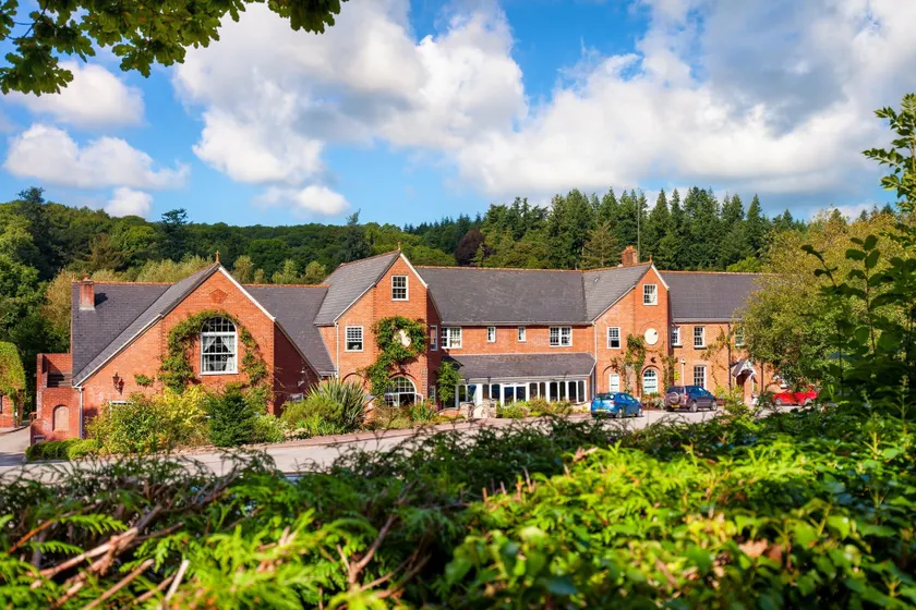 Fox & Hounds Country Hotel - Image 1