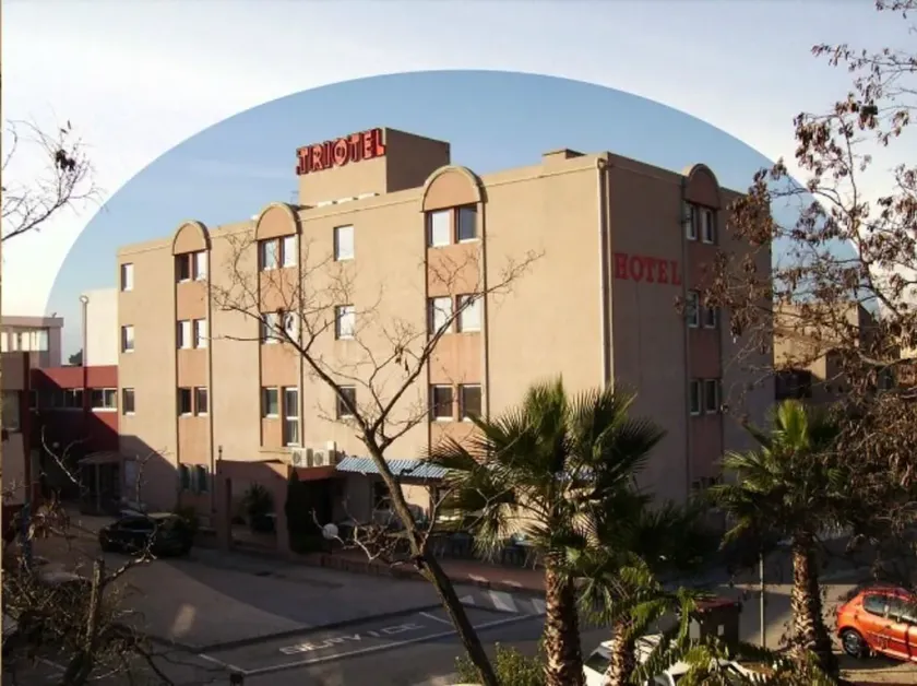 Hôtel Triotel La Valette-du-Var - Image 1