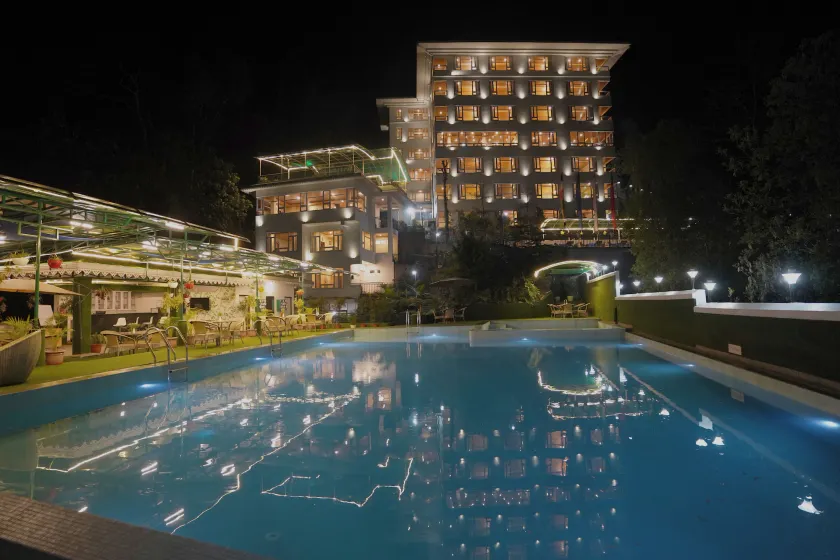 Treenz Hotel - Image 1