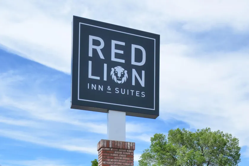 Red Lion Inn & Suites Adairsville - Image 1
