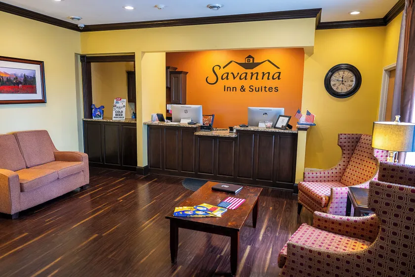 Savanna Inn & Suites - Reception