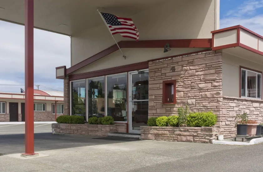 Flagstone Motel - Image 1