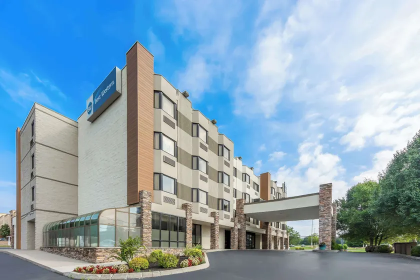 Best Western Knoxville Suites - Downtown - Image 1