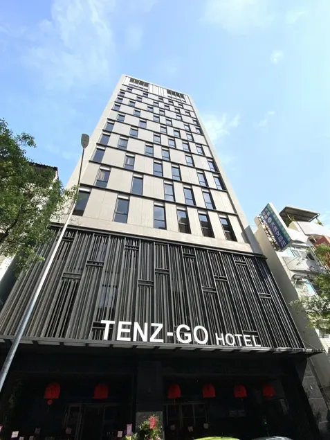 Tenz Go Hotel - Image 1
