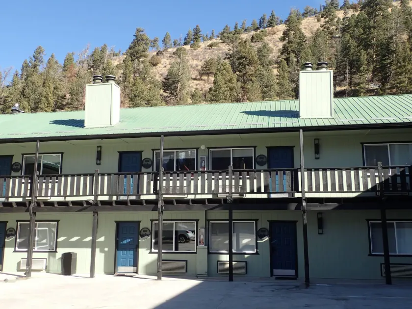 Ponderosa Lodge Ascend Collection - Image 1
