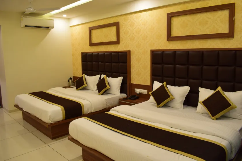 Hotel New Pathik - Image 1