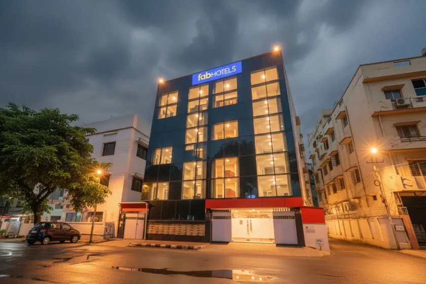 FabHotel Saltlake Palace - Nr Anandlok Hospital - Image 1
