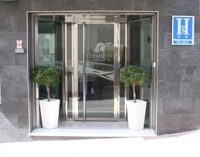 Hostal Cervantes Playa - Image 1