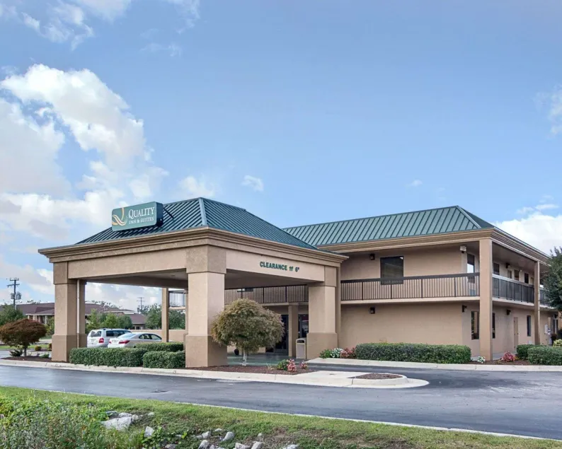 Quality Inn & Suites Franklin - Image 1