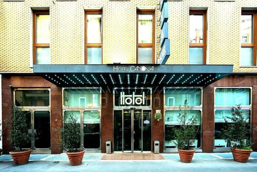 Canova Hotel - Image 1