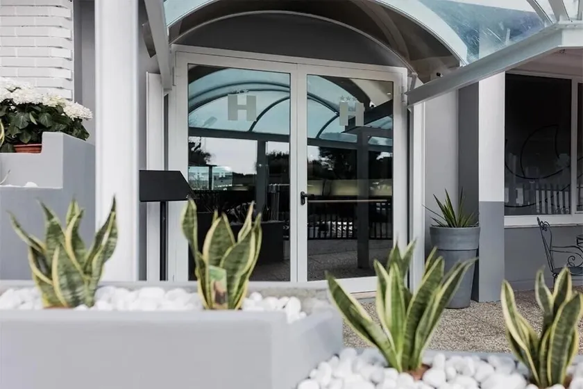 MC Hotel - Image 1