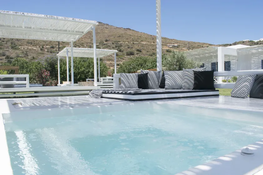 OW Andros - Luxury Suites - Image 1